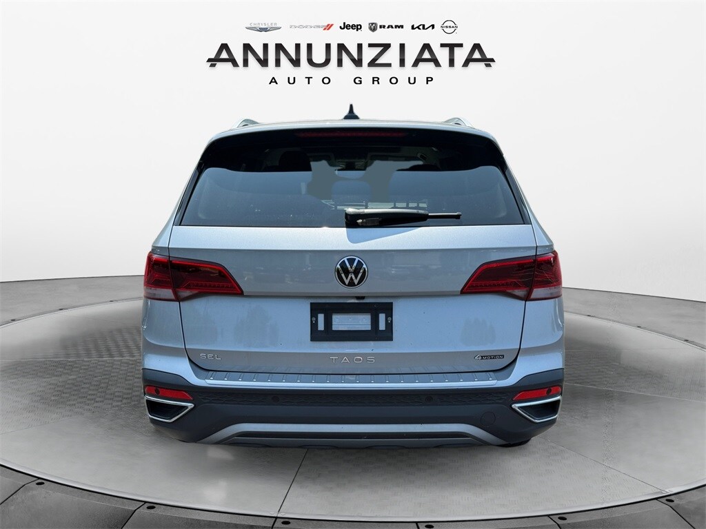 2022 Volkswagen Taos SEL photo 4