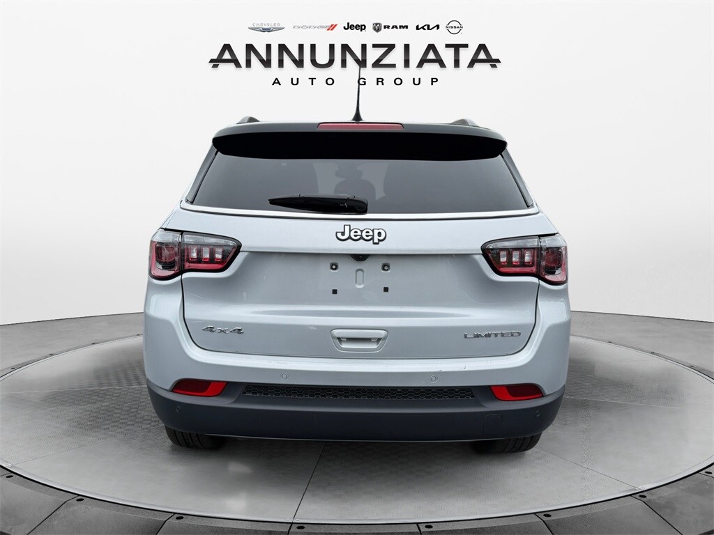 2024 Jeep Compass Limited photo 3