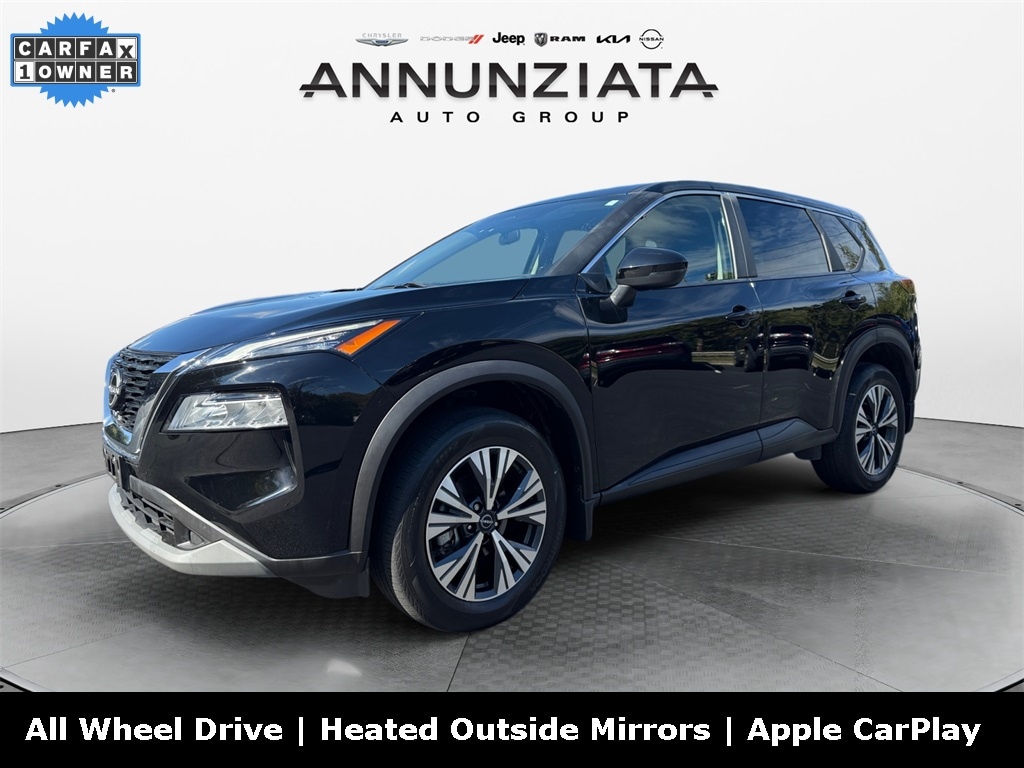 2022 Nissan Rogue SV's photo