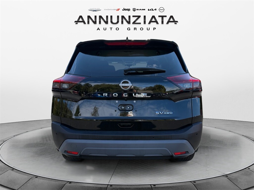 2022 Nissan Rogue SV photo 4
