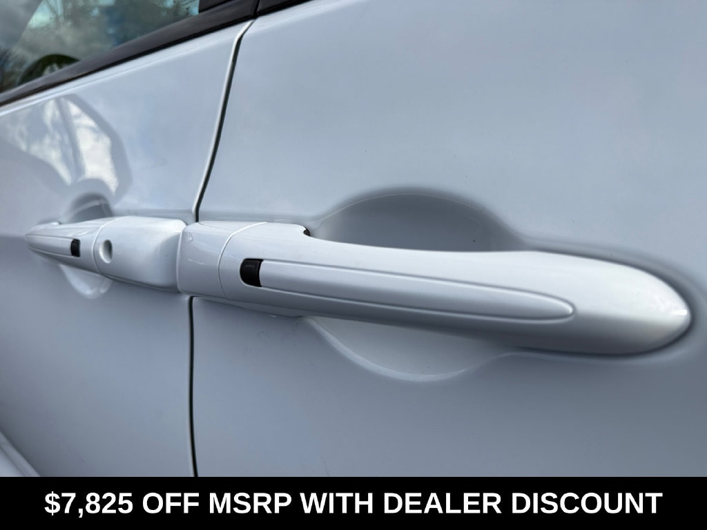 2026 Chrysler Pacifica Select - Photo 30