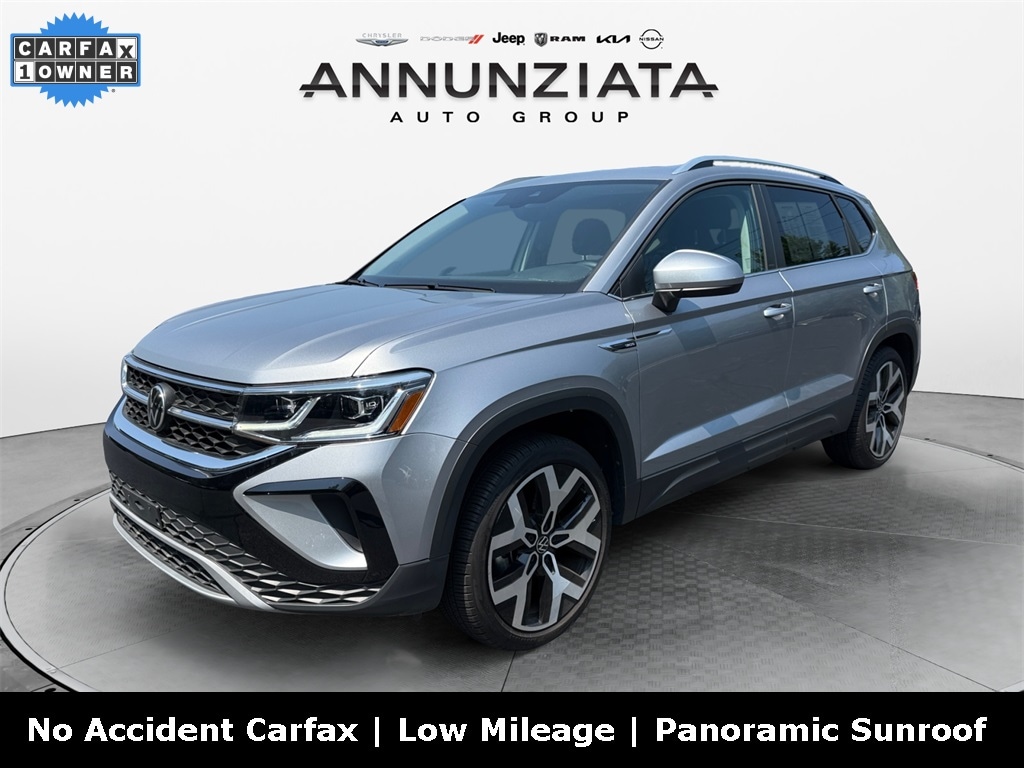 2022 Volkswagen Taos SEL's photo