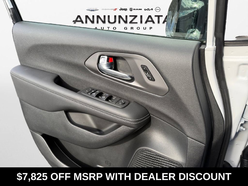 2026 Chrysler Pacifica Select - Photo 28