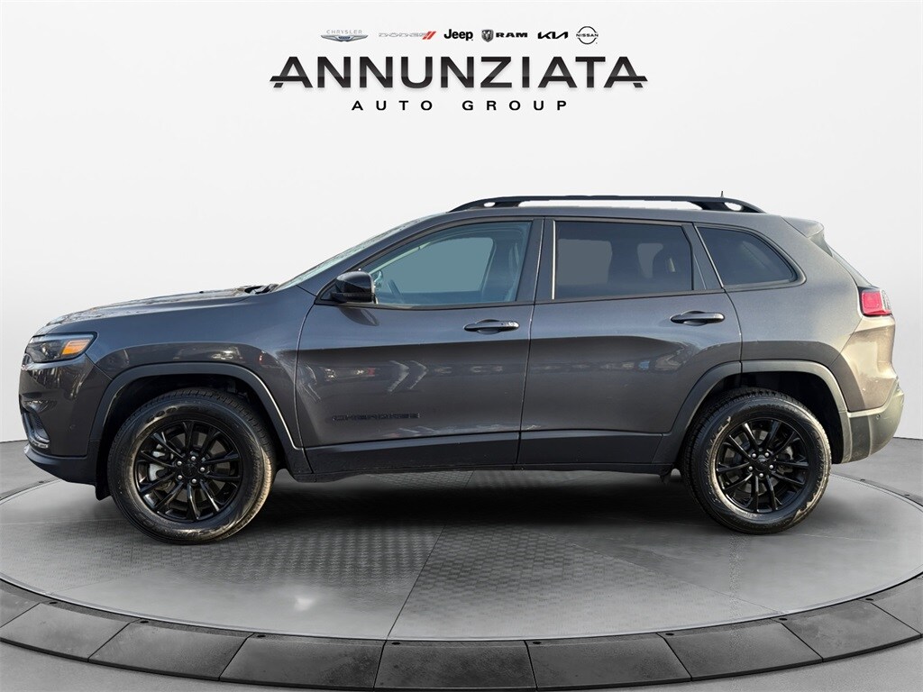 Used 2023 Jeep Cherokee Altitude SUV