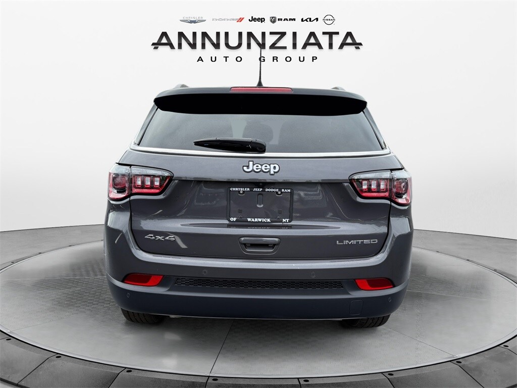 2024 Jeep Compass Limited photo 4