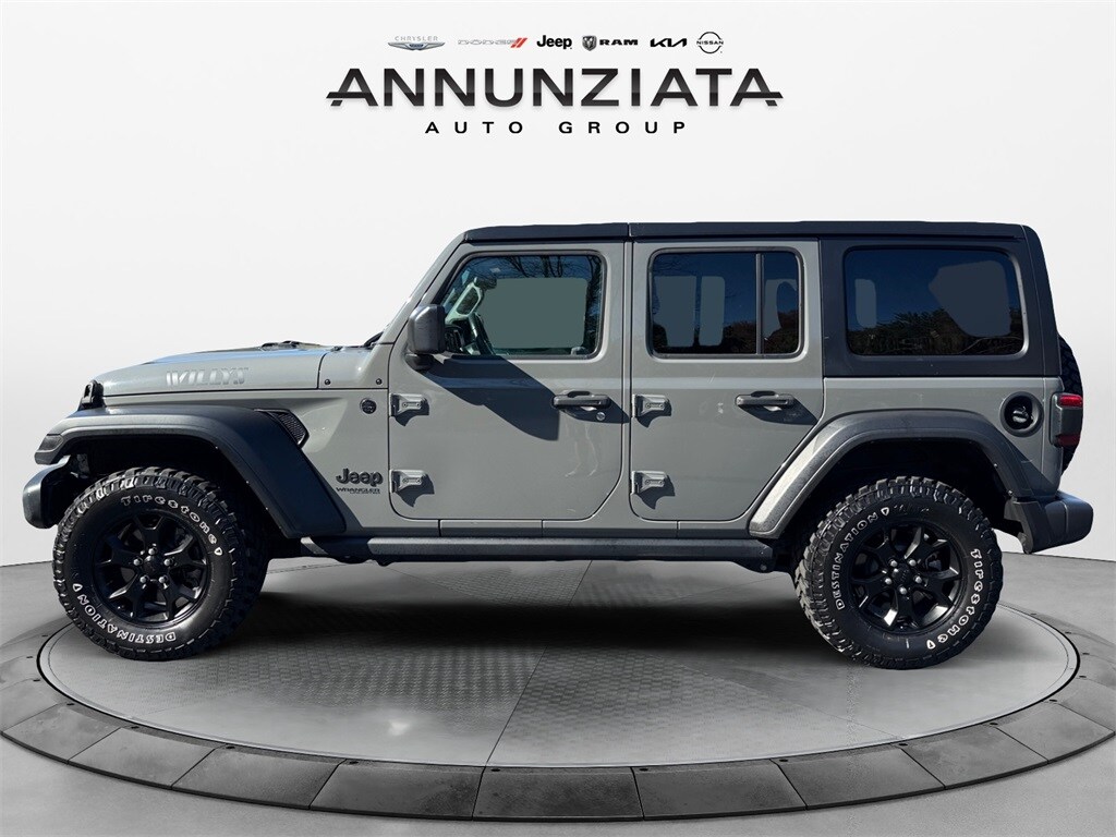 2022 Jeep Wrangler Unlimited Willys photo 2