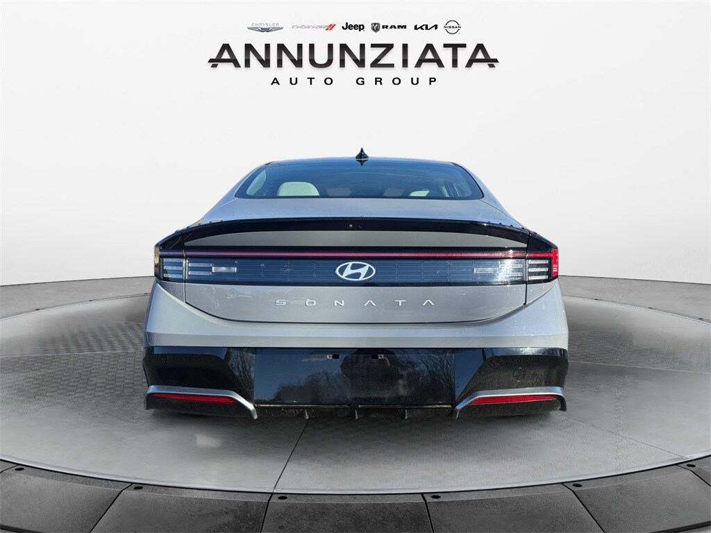 2024 Hyundai Sonata SEL photo 4
