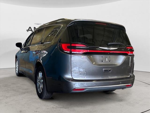 Used 2022 Chrysler Pacifica Touring L with VIN 2C4RC1BG9NR122125 for sale in Port Jervis, NY