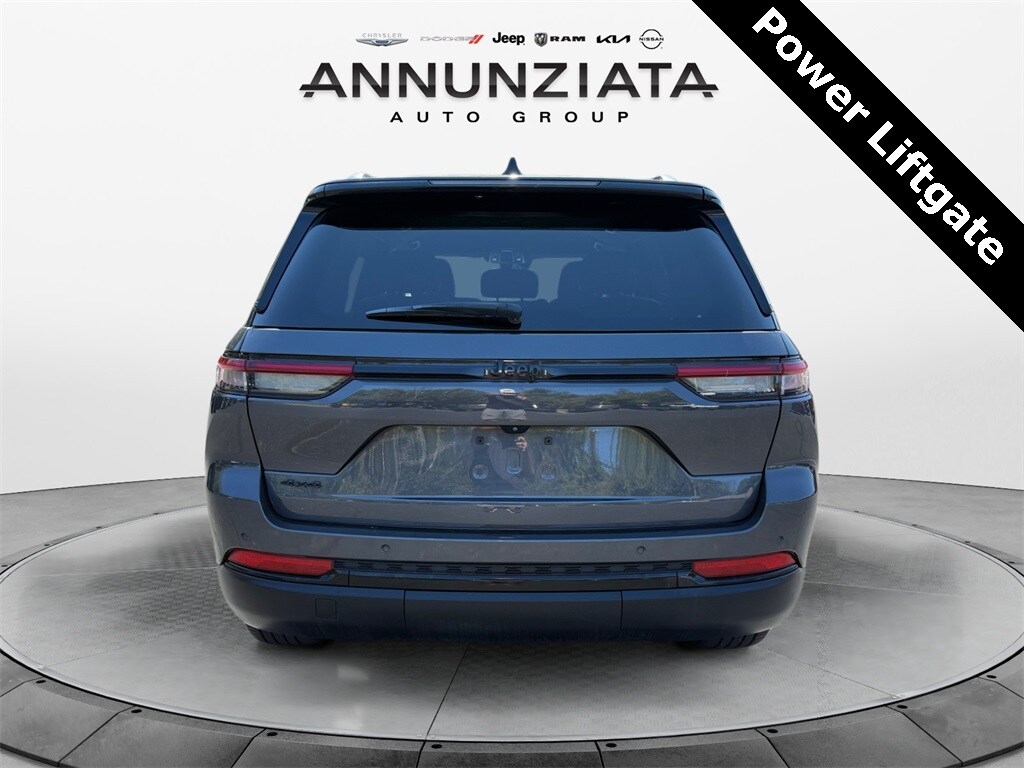 2022 Jeep Grand Cherokee Altitude photo 4