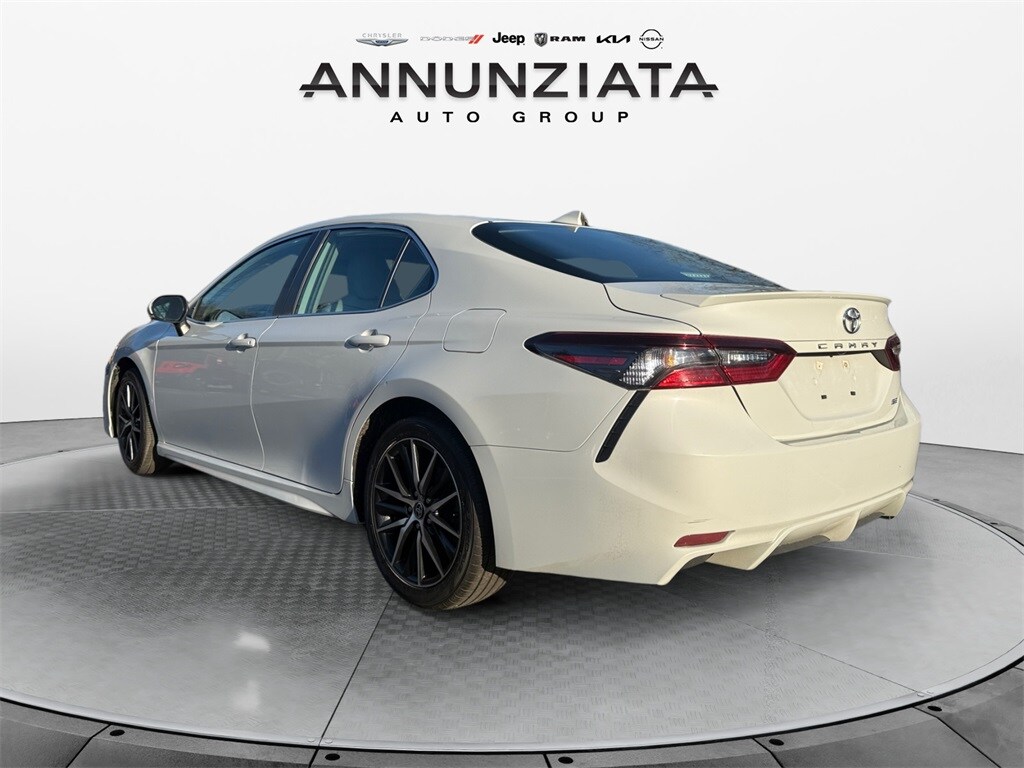 2024 Toyota Camry SE photo 3