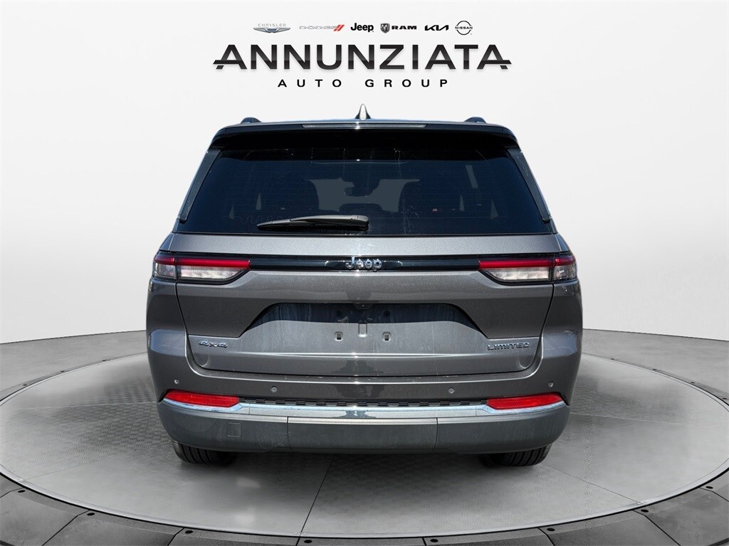 2022 Jeep Grand Cherokee Limited photo 4