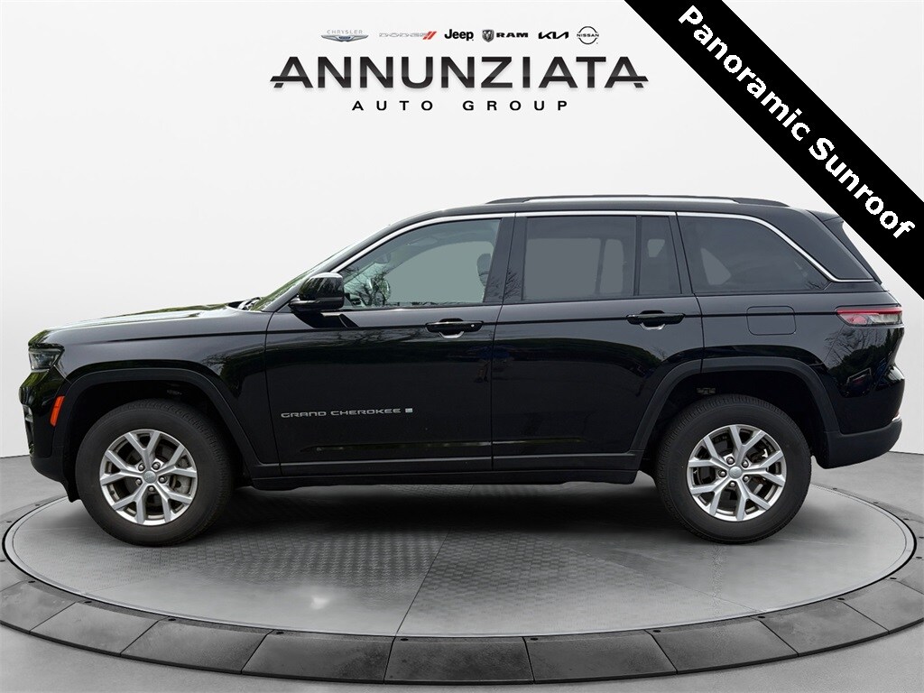 2022 Jeep Grand Cherokee Limited photo 2