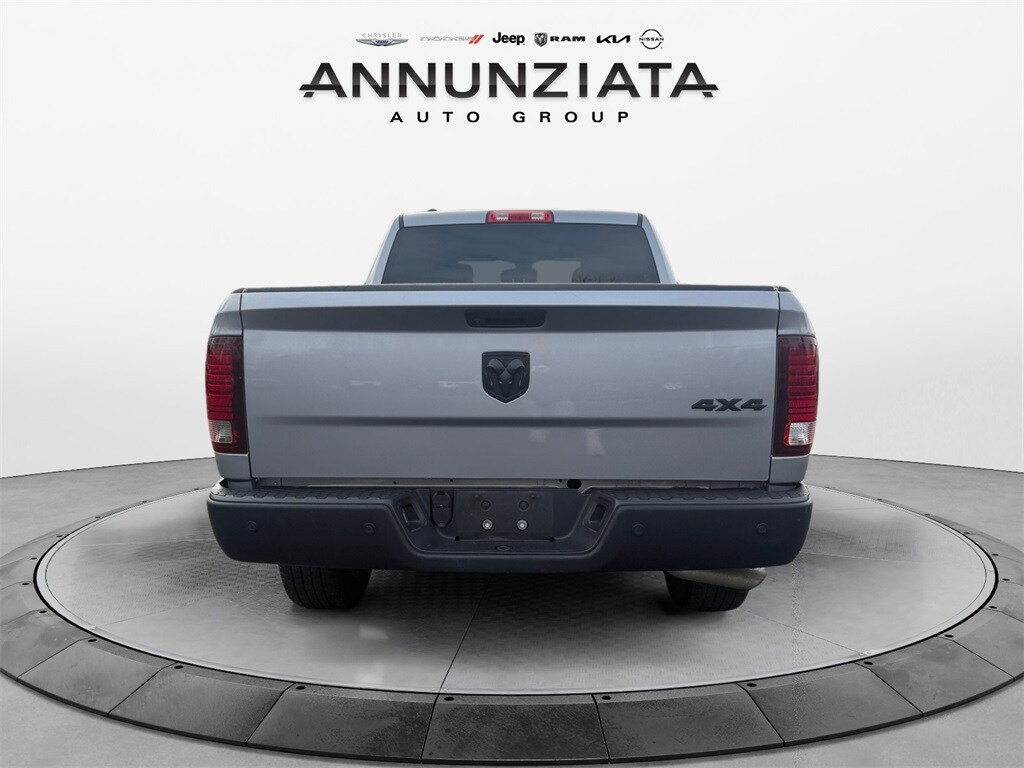 2024 Ram 1500 Classic Warlock photo 4