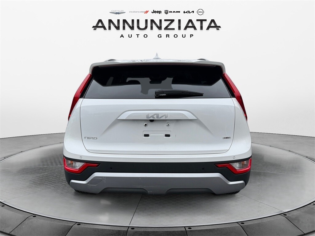 2023 Kia Niro EX photo 3