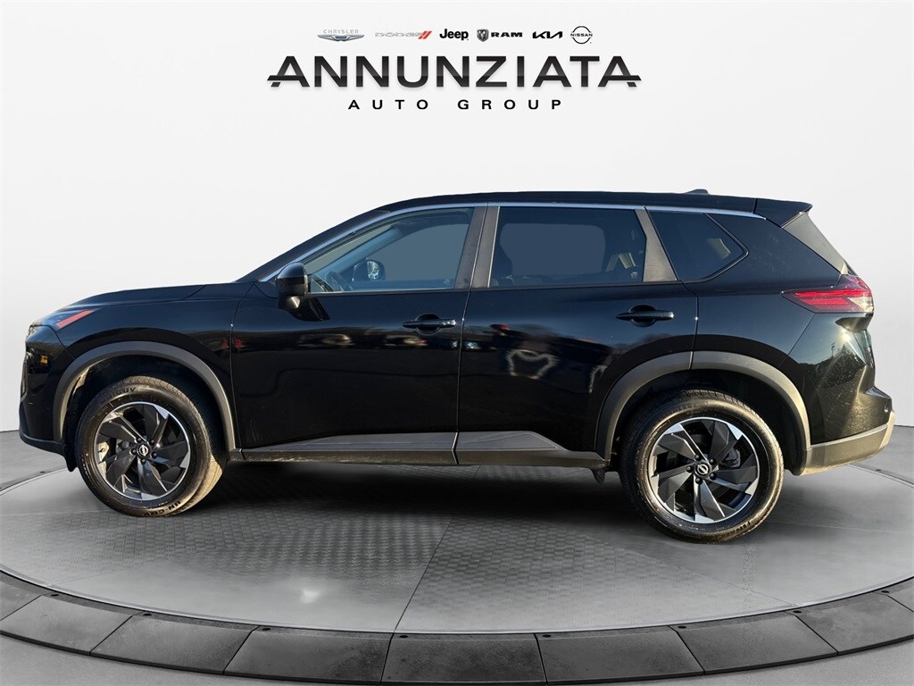 2024 Nissan Rogue SV photo 2