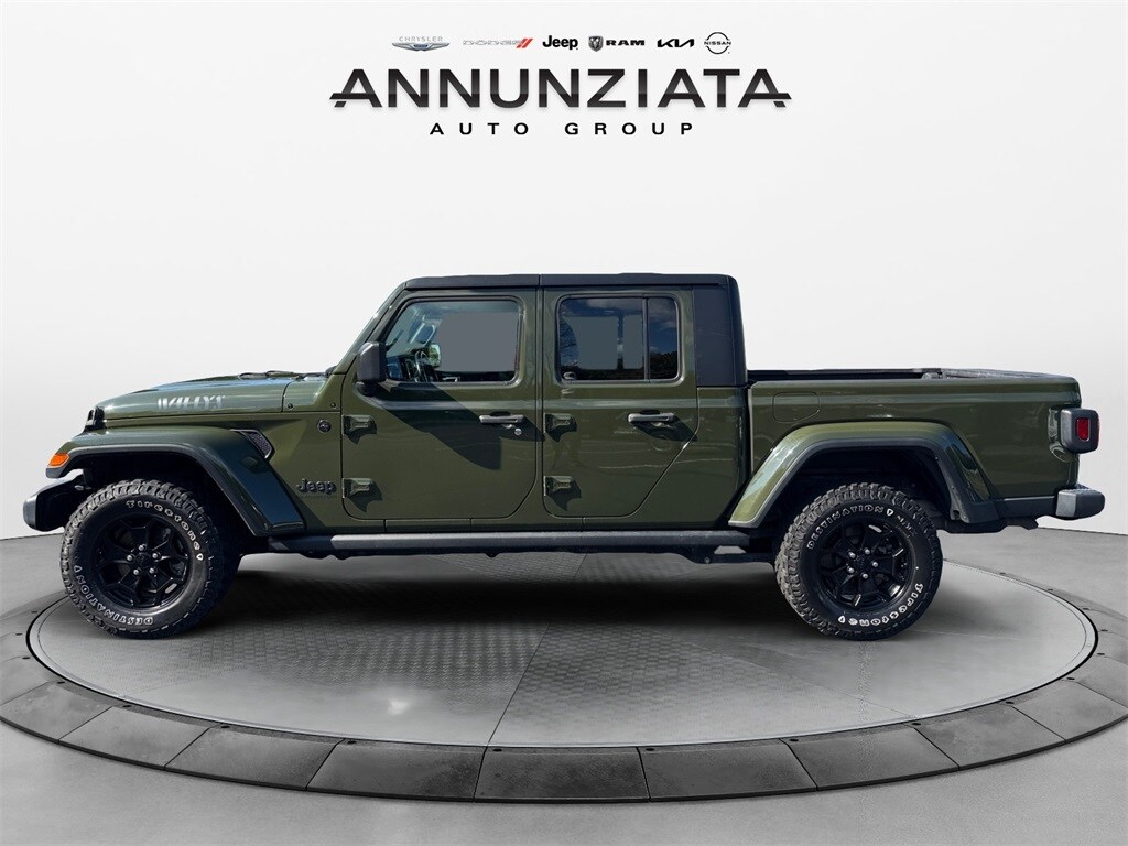 2021 Jeep Gladiator Willys photo 2