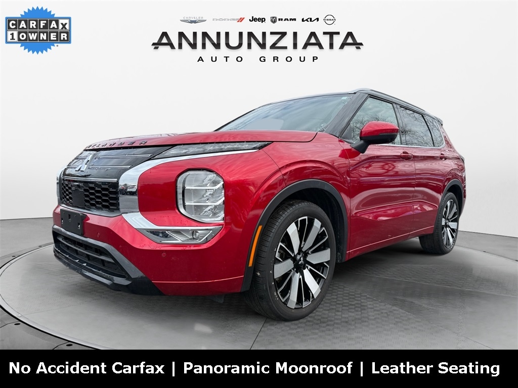 2025 Mitsubishi Outlander SEL's photo