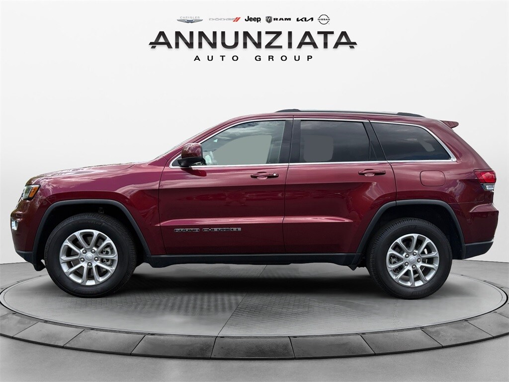 2021 Jeep Grand Cherokee Laredo X photo 2