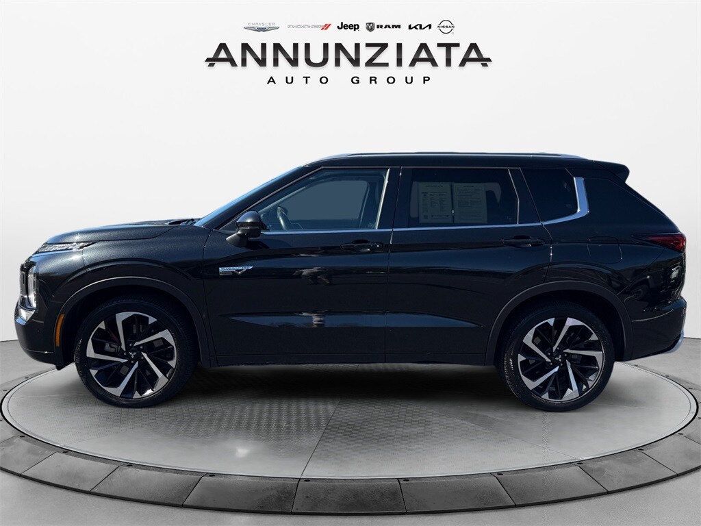 2024 Mitsubishi Outlander PHEV SEL photo 2