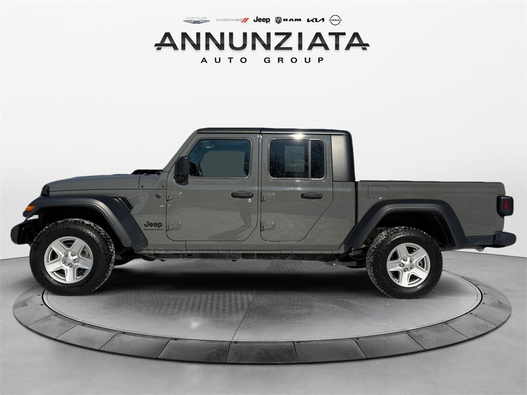 Used 2023 Jeep Gladiator Sport Truck