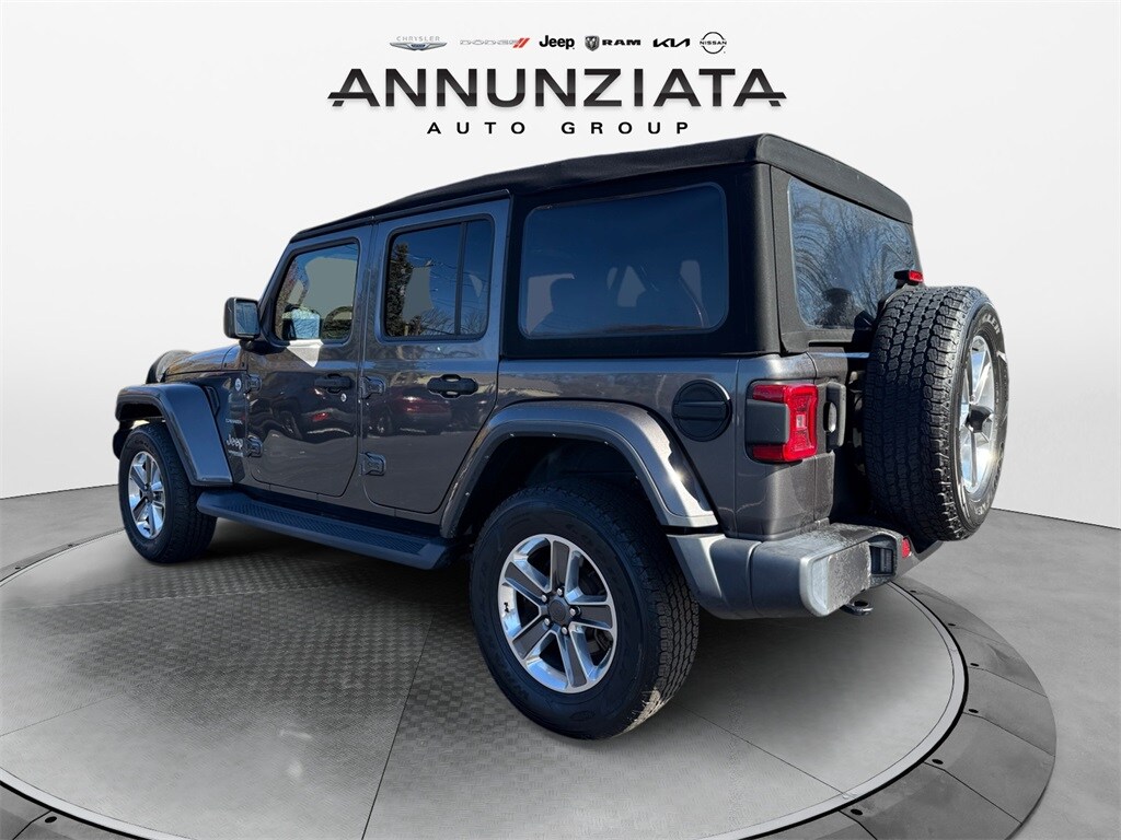 2022 Jeep Wrangler Unlimited Sahara photo 2