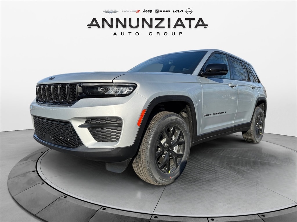 2025 Jeep Grand Cherokee Altitude's photo