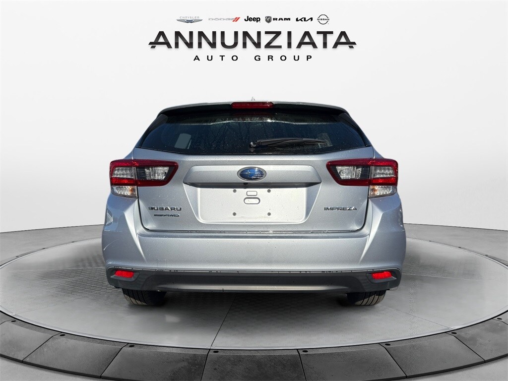 2023 Subaru Impreza Premium photo 4