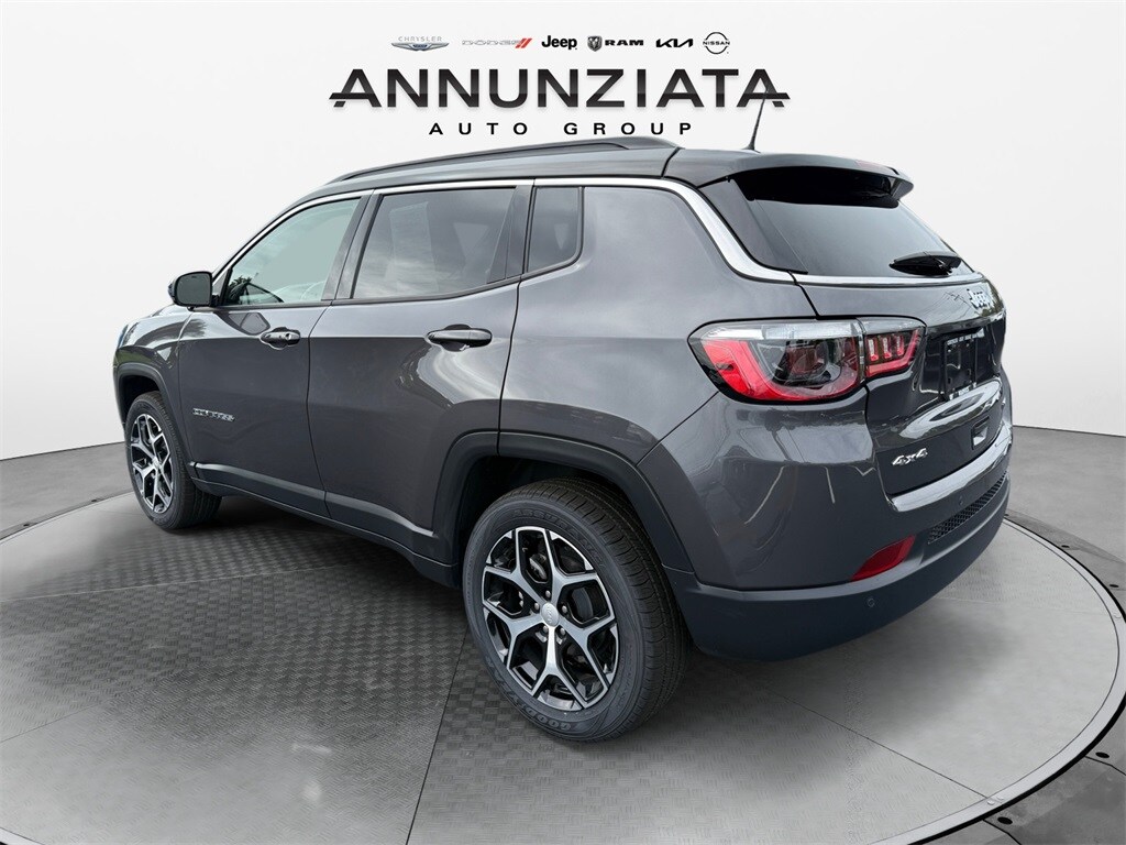 2024 Jeep Compass Limited photo 3