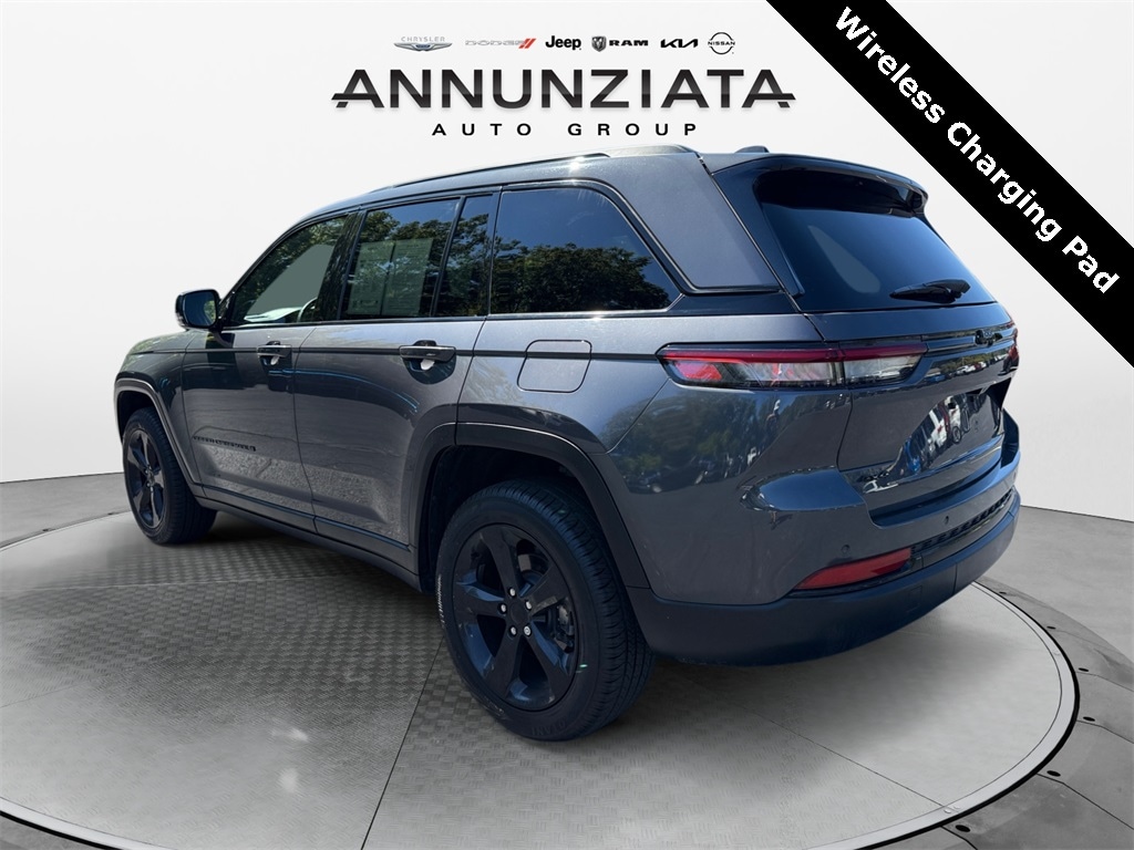 Used 2022 Jeep Grand Cherokee Altitude SUV