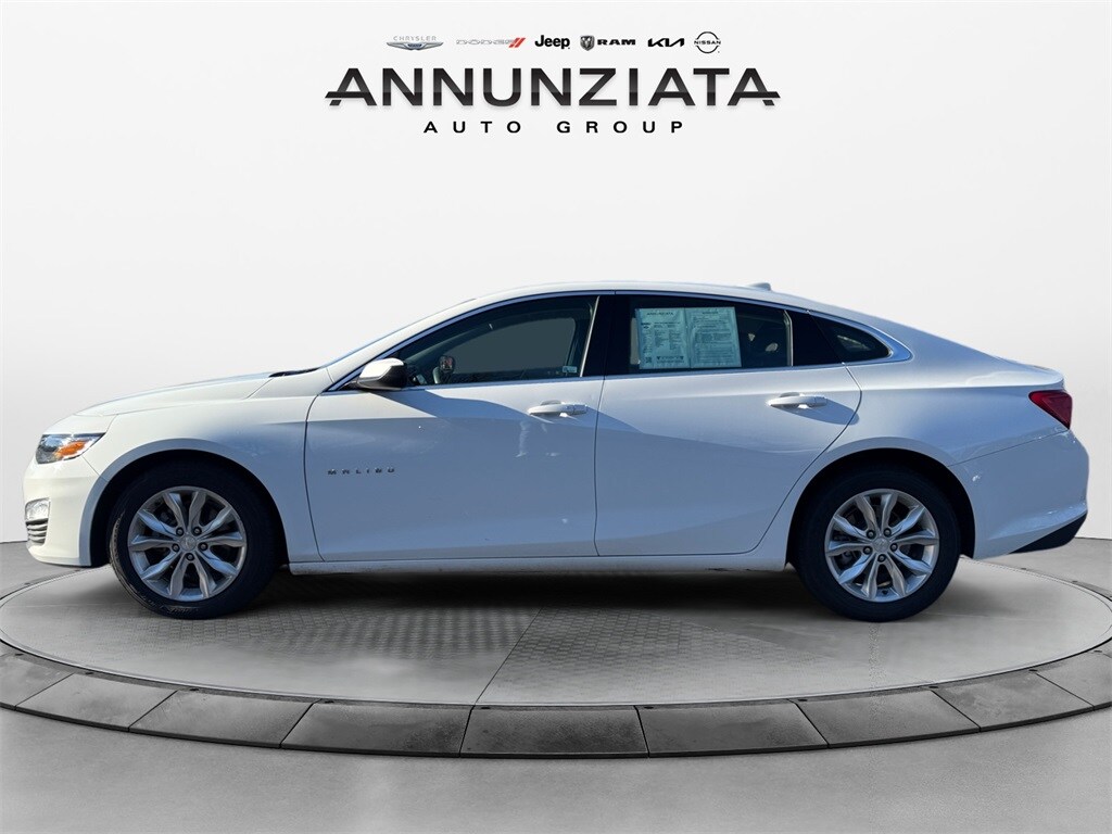 2024 Chevrolet Malibu 1LT photo 2