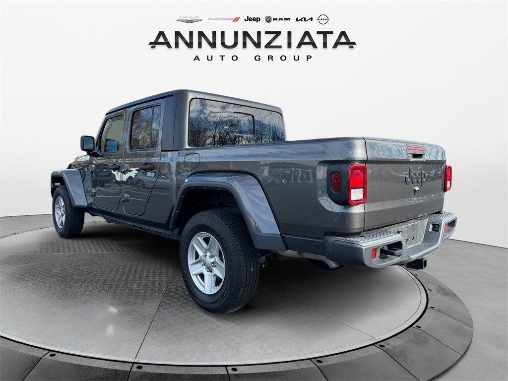 2022 Jeep Gladiator Sport photo 3