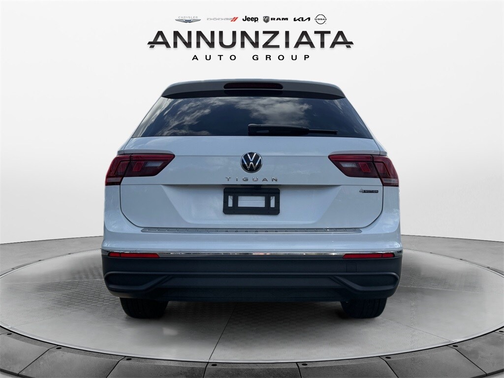 2024 Volkswagen Tiguan Wolfsburg Edition photo 4