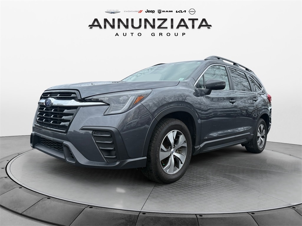 2023 Subaru Ascent Premium's photo