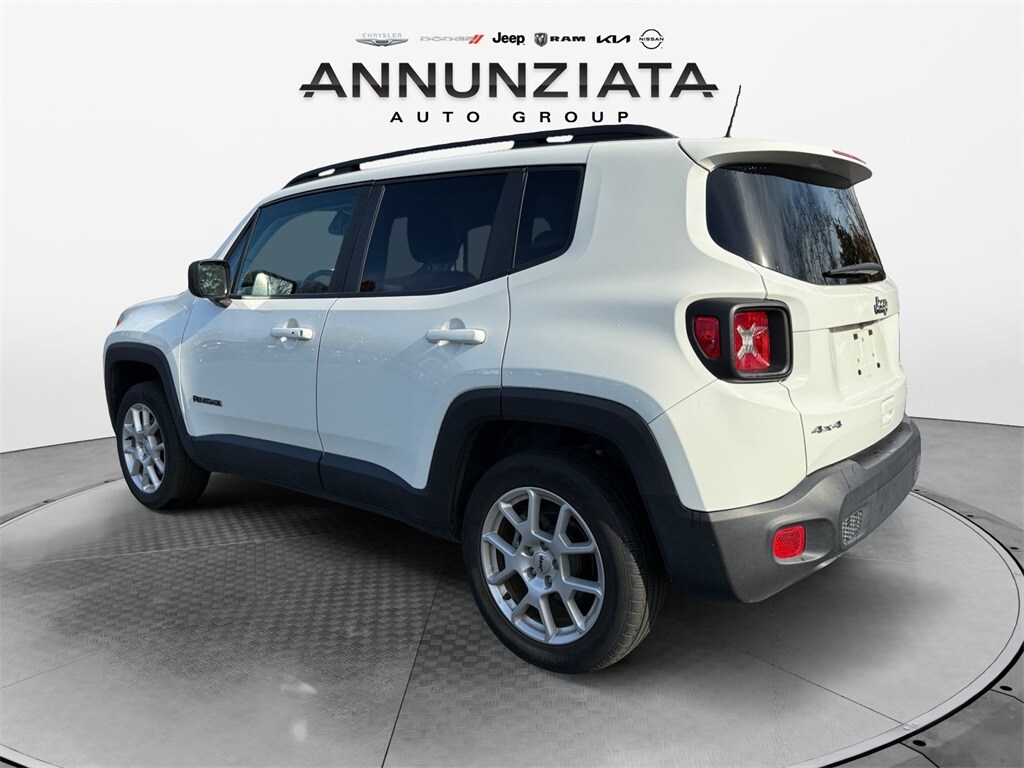 2022 Jeep Renegade Latitude photo 2