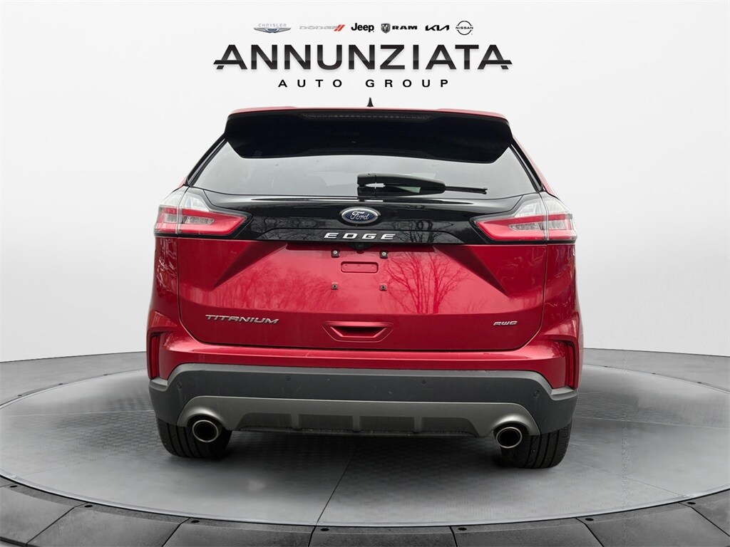2023 Ford Edge Titanium photo 4