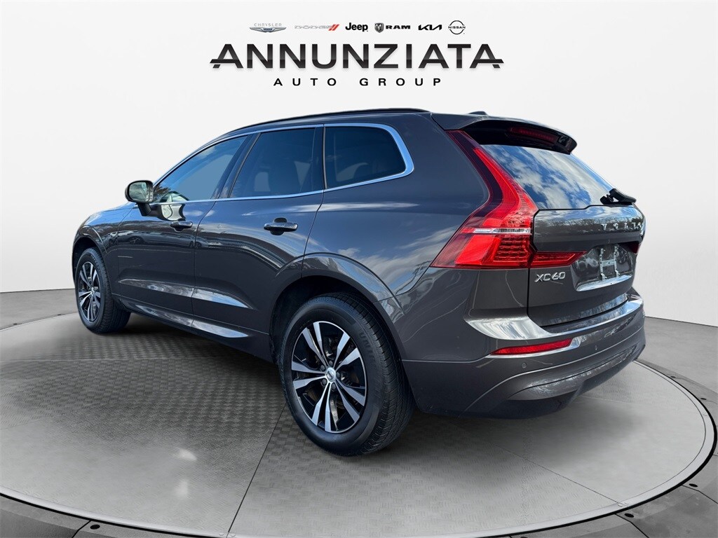 2023 Volvo XC60 B5 Core photo 3