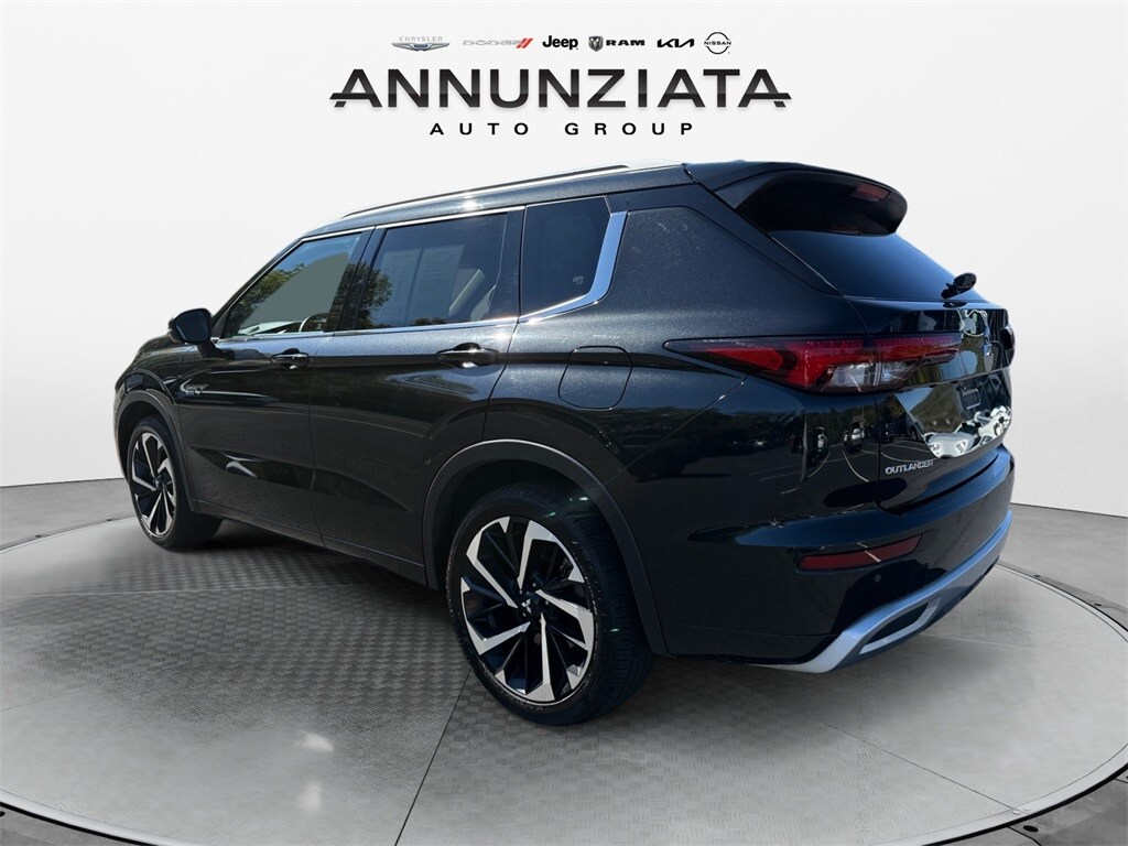 2024 Mitsubishi Outlander PHEV SEL photo 3