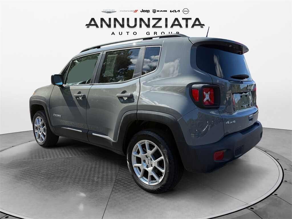 2022 Jeep Renegade Latitude photo 3