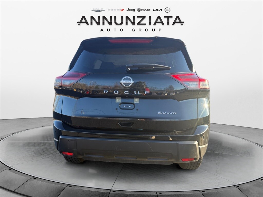 2024 Nissan Rogue SV photo 3