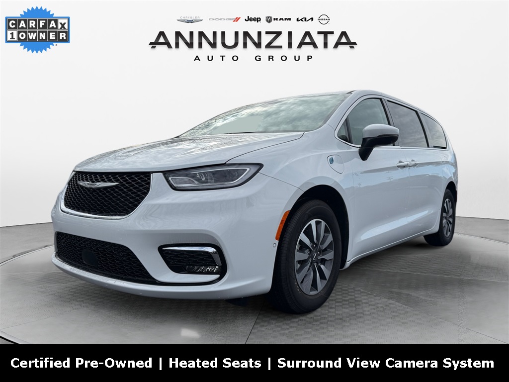 2023 Chrysler Pacifica Touring L's photo