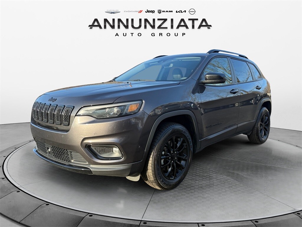 Used 2023 Jeep Cherokee Altitude SUV