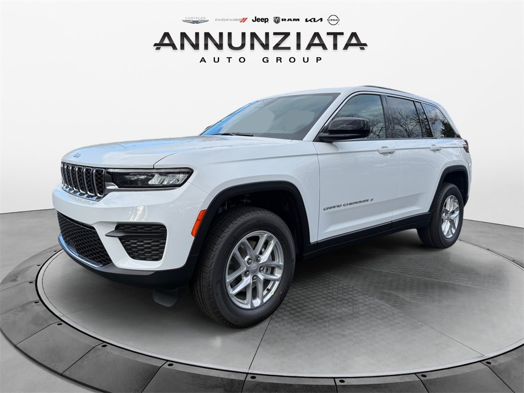 2025 Jeep Grand Cherokee Laredo's photo