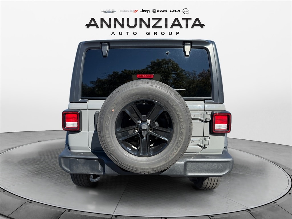 Used 2022 Jeep Wrangler Unlimited Sport Altitude SUV