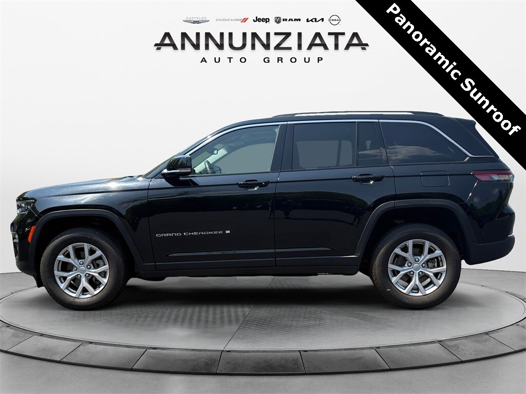 2022 Jeep Grand Cherokee Limited photo 2