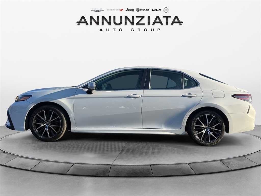 2024 Toyota Camry SE photo 2