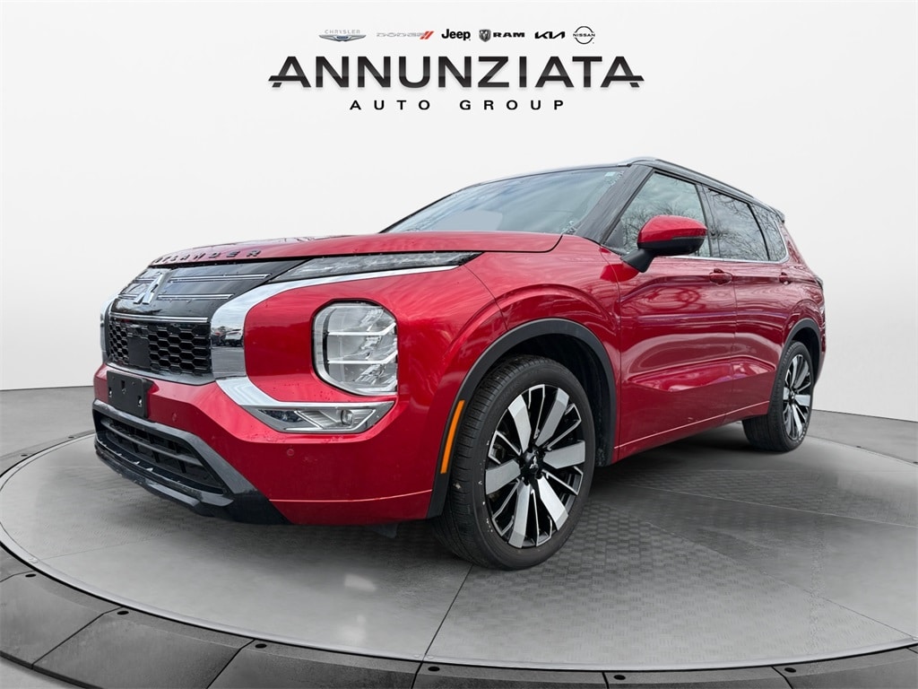 2025 Mitsubishi Outlander SEL's photo