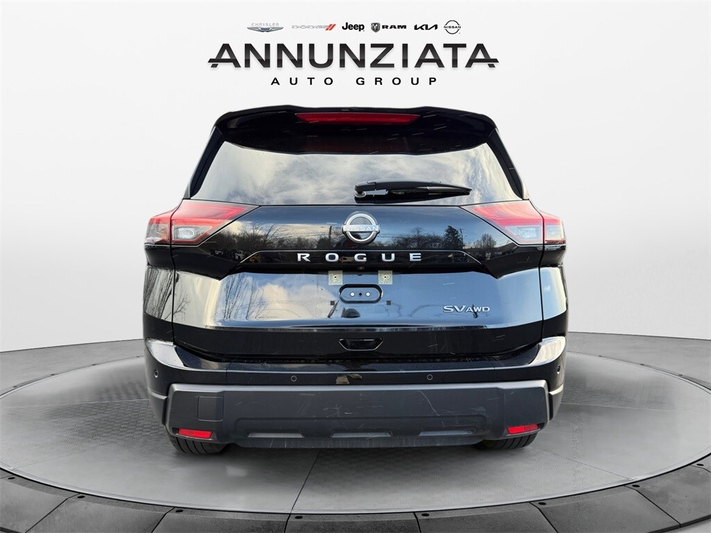 2024 Nissan Rogue SV photo 4