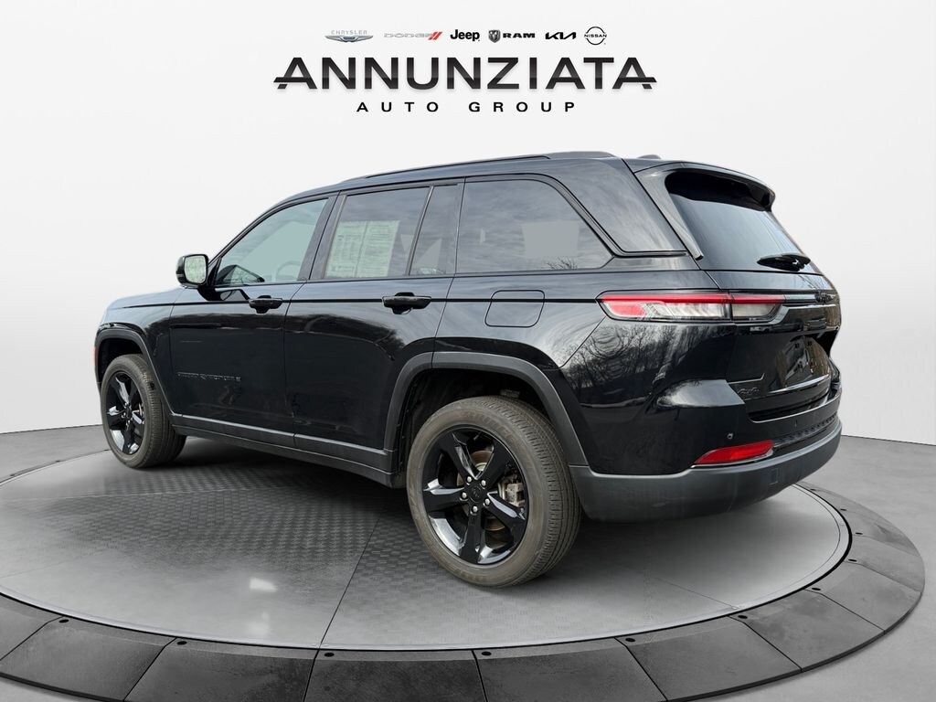 Used 2023 Jeep Grand Cherokee Altitude SUV