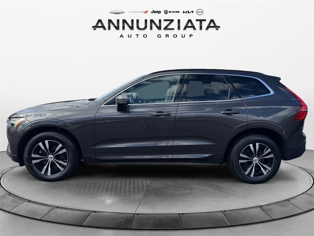 2023 Volvo XC60 B5 Core photo 2