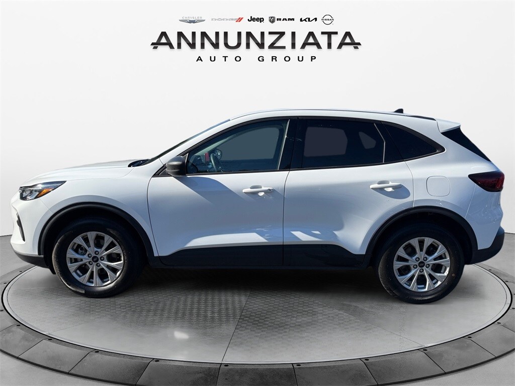 2025 Ford Escape Active photo 2